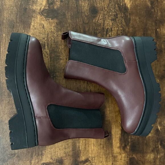 Mia Chelsea Lug Boot in Burgundy, Size 6.5. New!!! - Picture 3 of 15